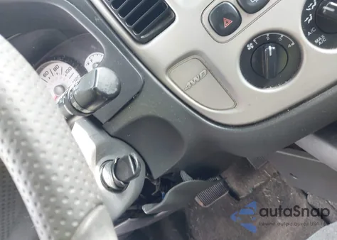 2007 Ford Escape Xlt z USA, uszkodzony, nr VIN 1FMYU93Z97KB18841